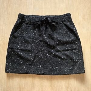 LOFT Outlet Women’s Black Speckled Wool Blend Mini Skirt – Size S
